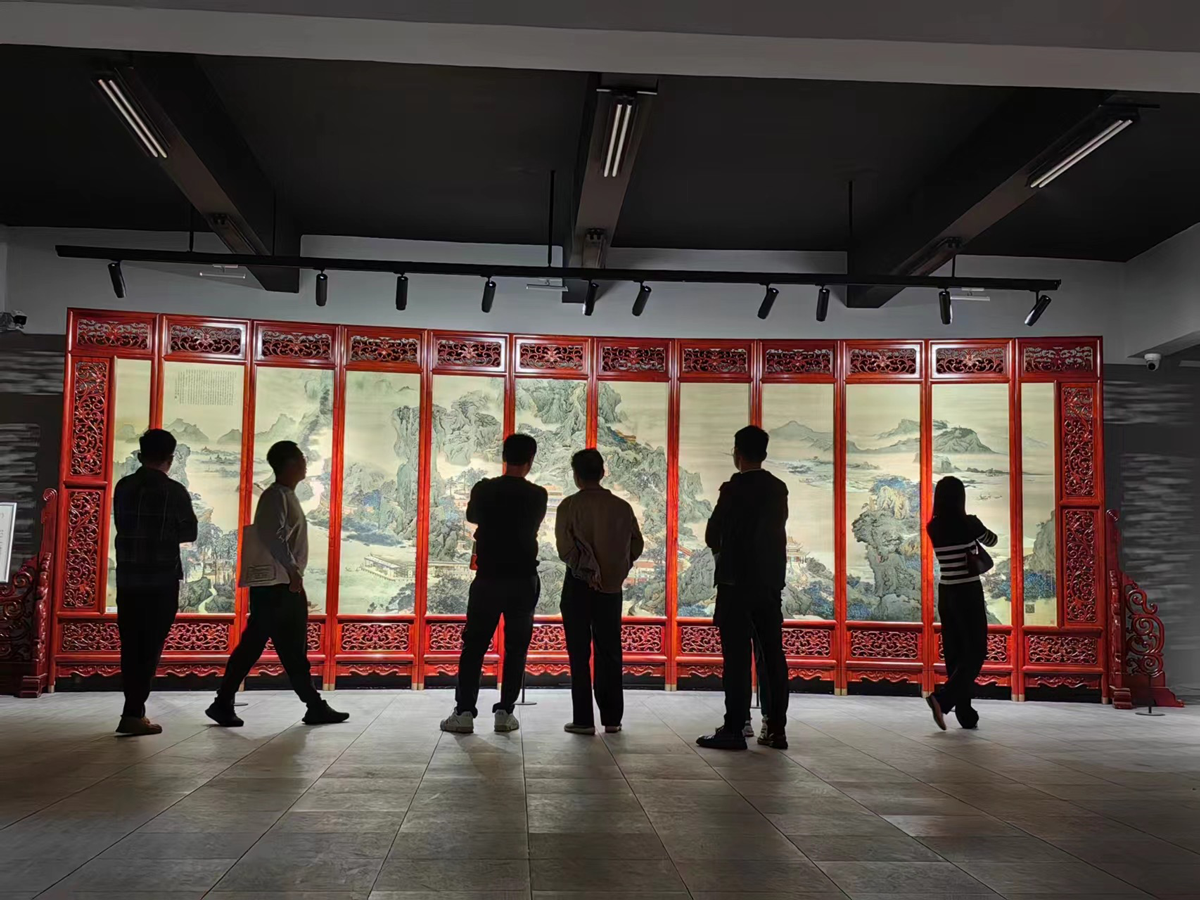 “大灣區(qū)企業(yè)博物館之旅” 巖星一行赴臻寶博物館調(diào)研交流插圖(2) “大灣區(qū)企業(yè)博物館之旅” 巖星一行赴臻寶博物館調(diào)研交流插圖(2)